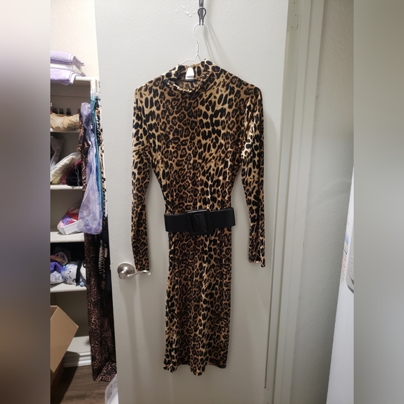 🟥XL Belted Leopard Midi - Picture 6 of 7